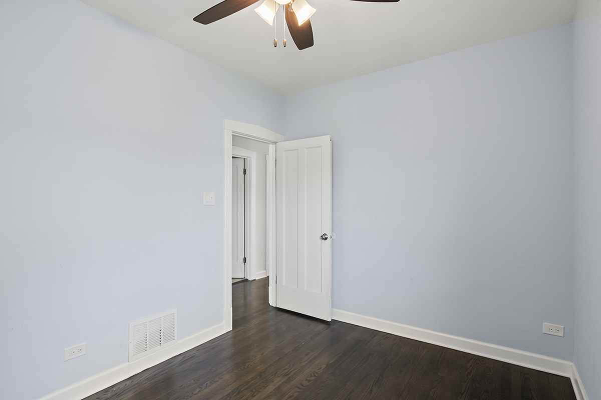 5106 W Nelson Street