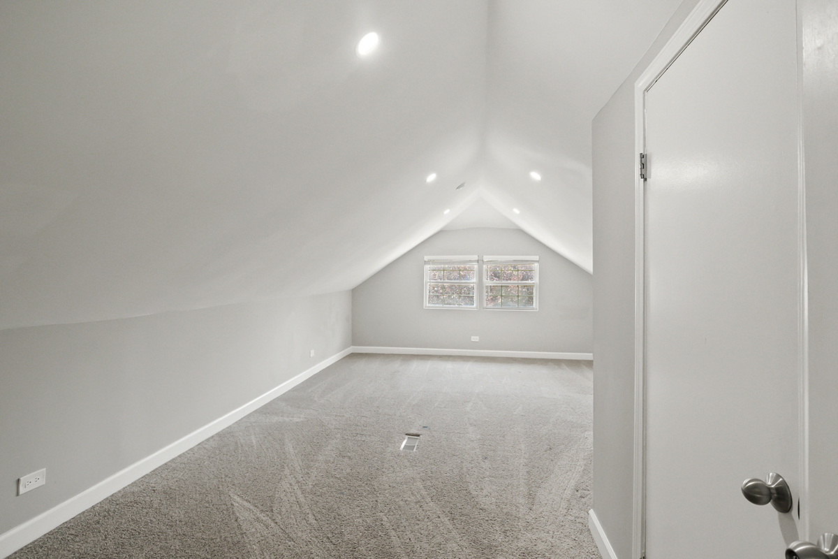 5106 W Nelson Street