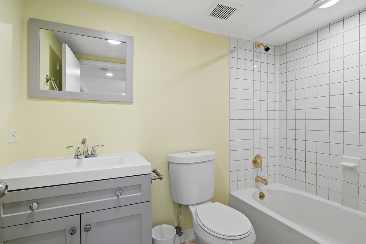 5106 W Nelson Street