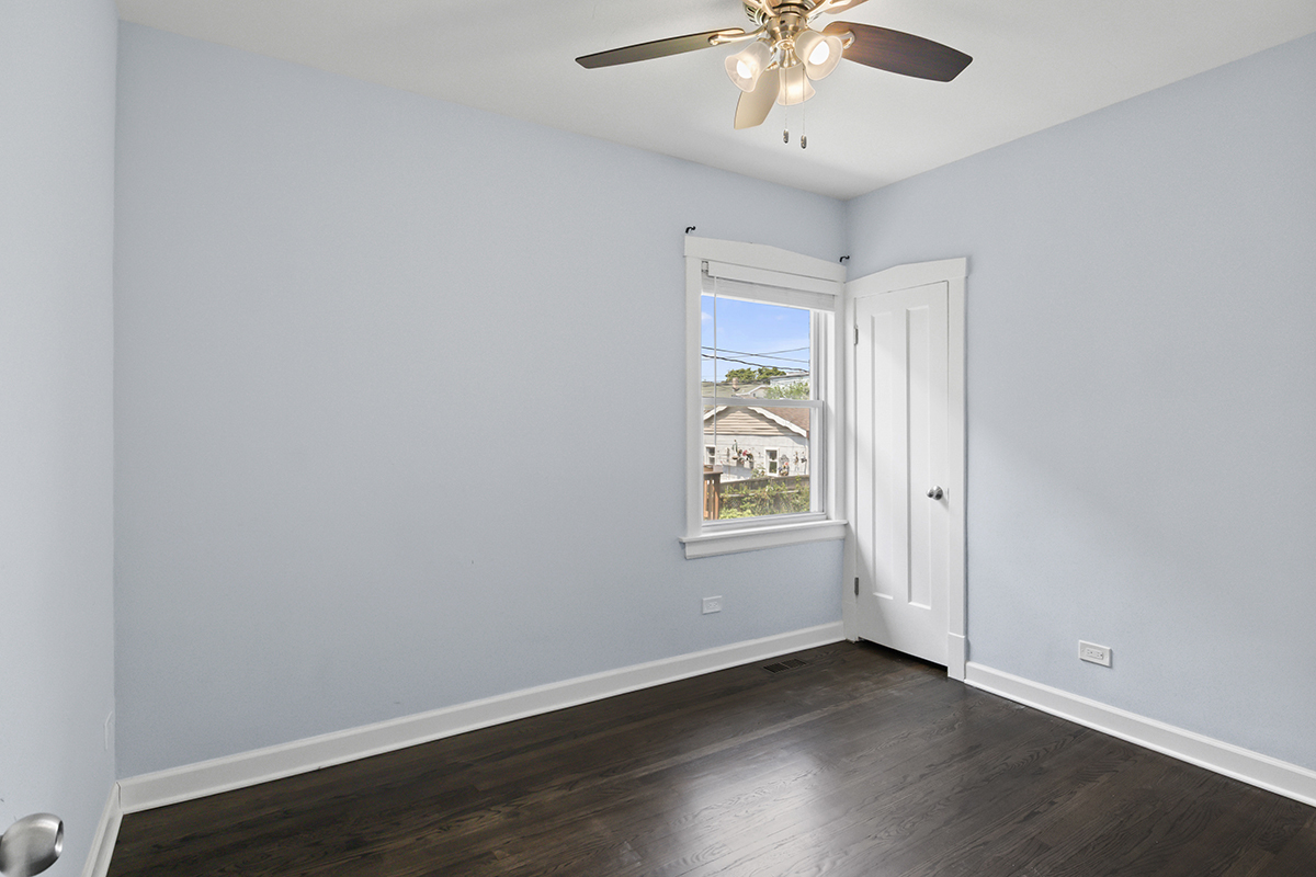 5106 W Nelson Street