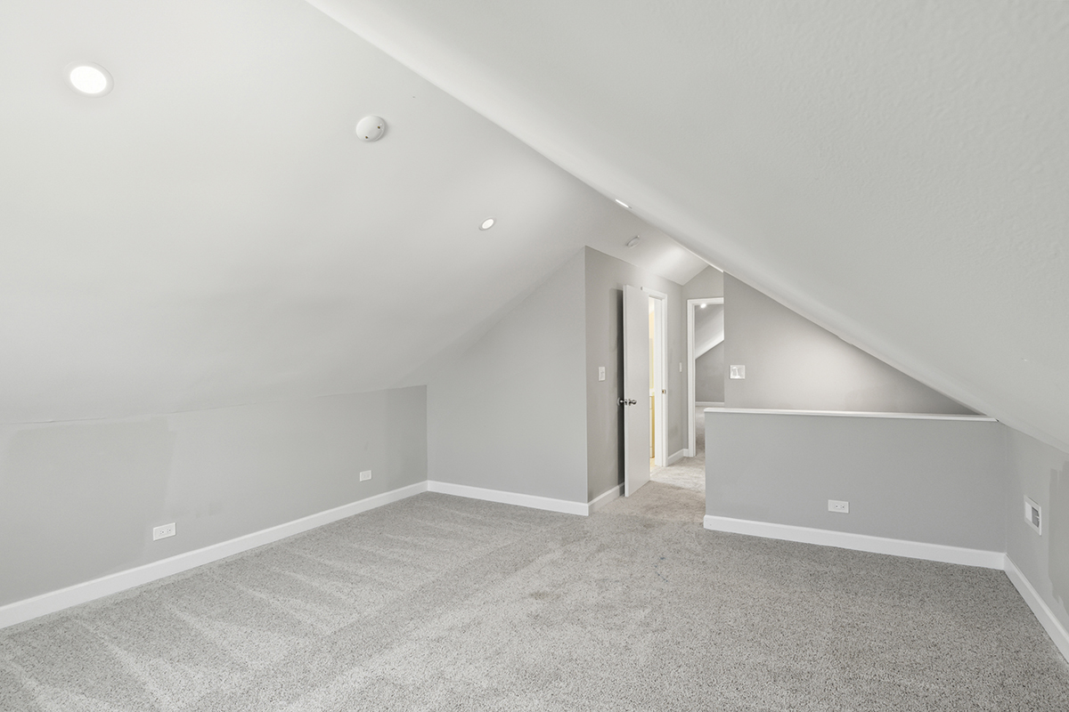 5106 W Nelson Street