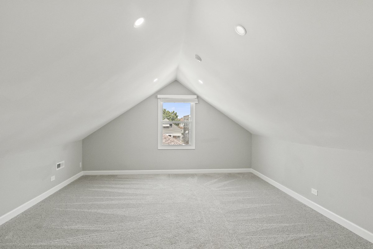 5106 W Nelson Street