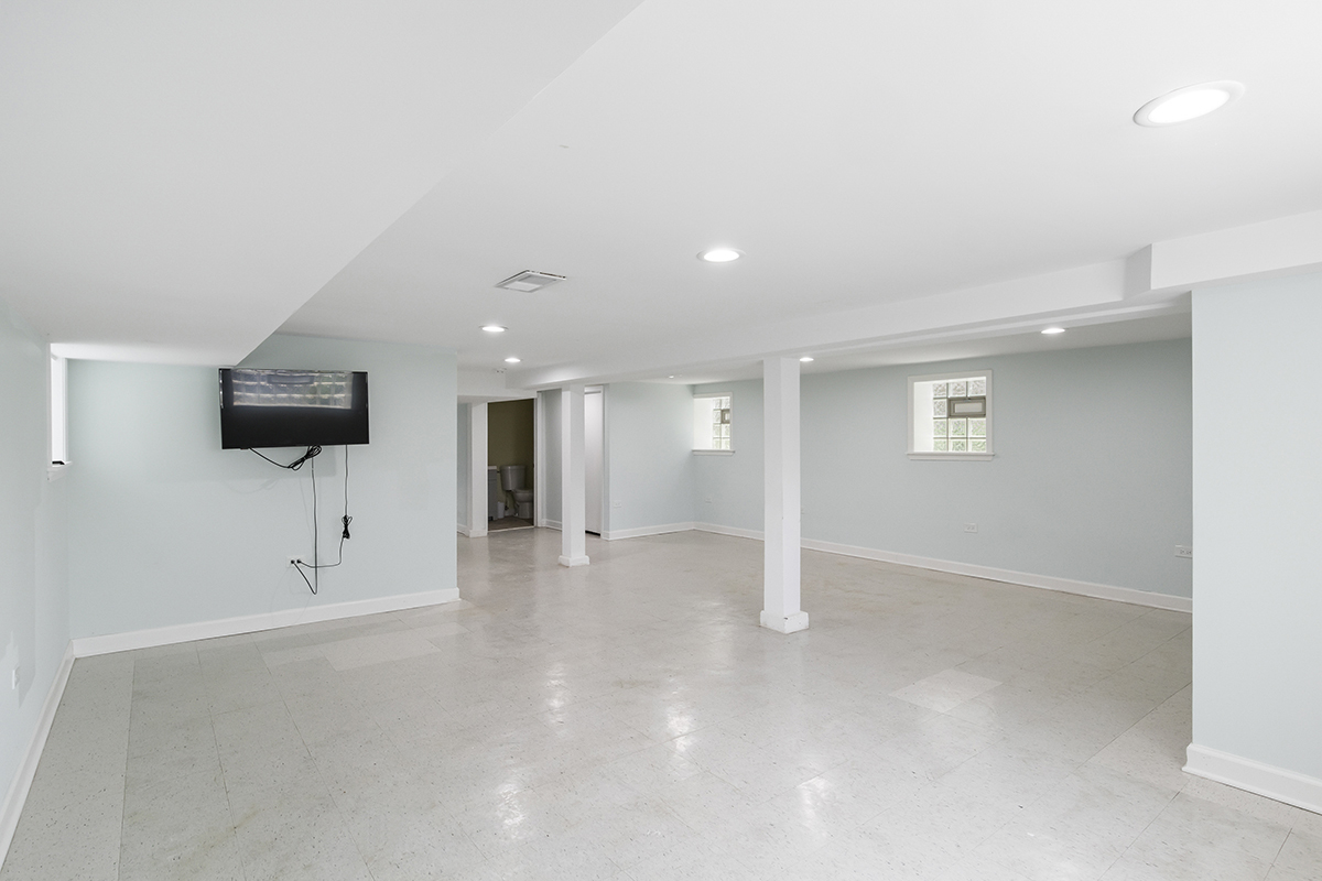 5106 W Nelson Street