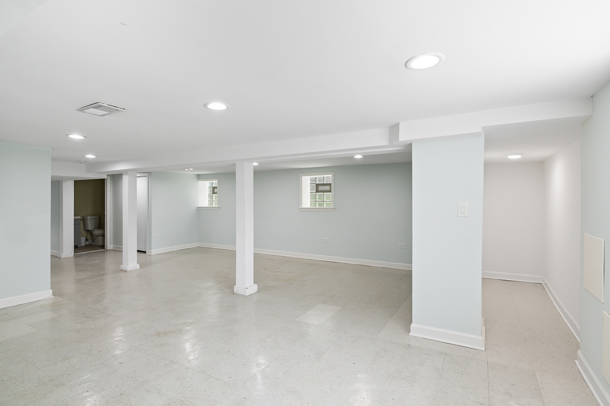 5106 W Nelson Street