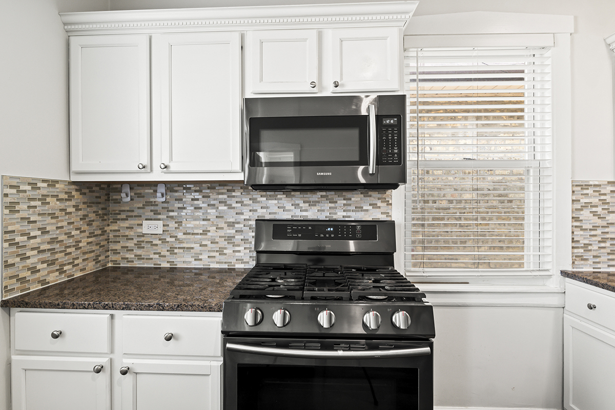 5106 W Nelson Street