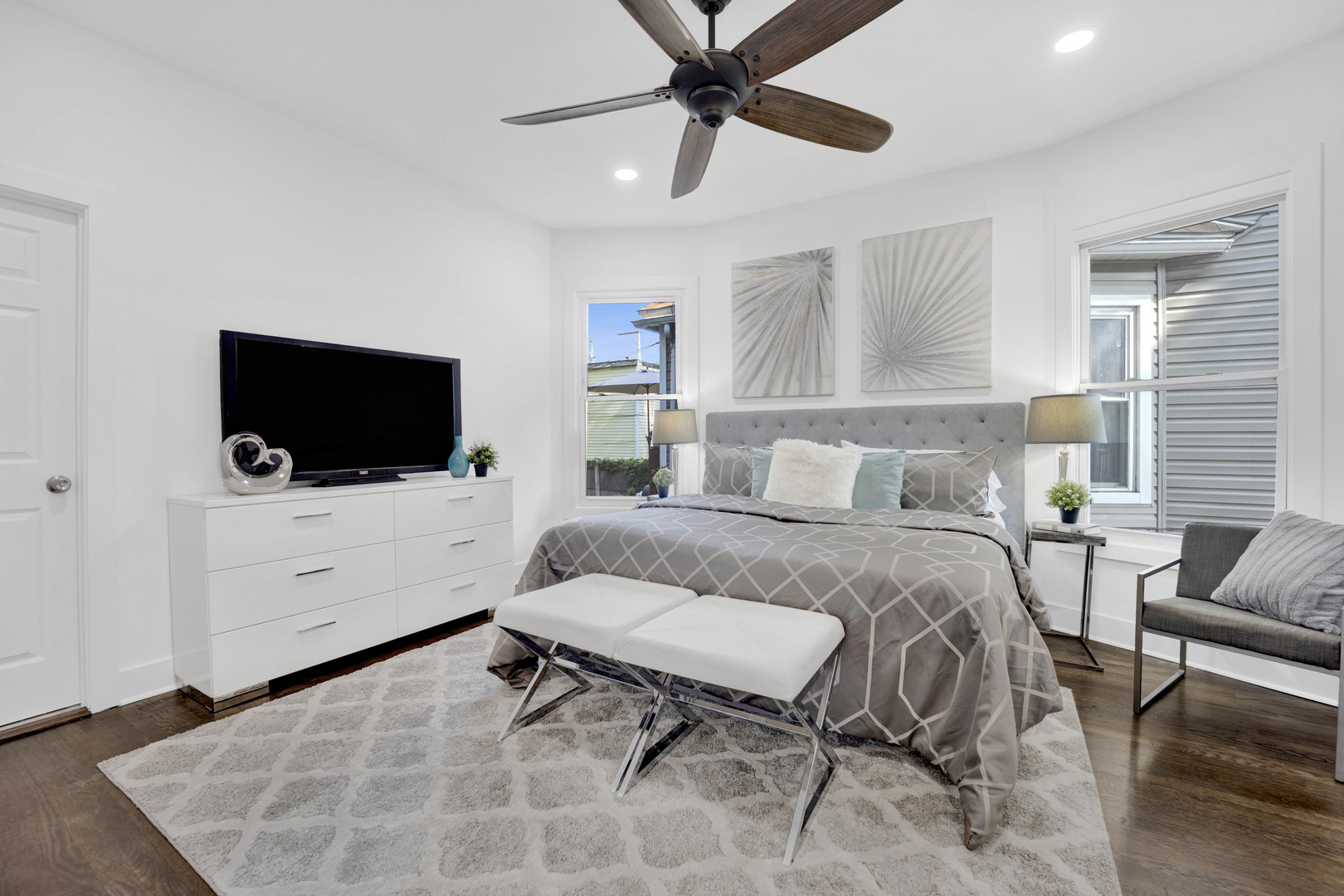 724 N Lockwood Avenue