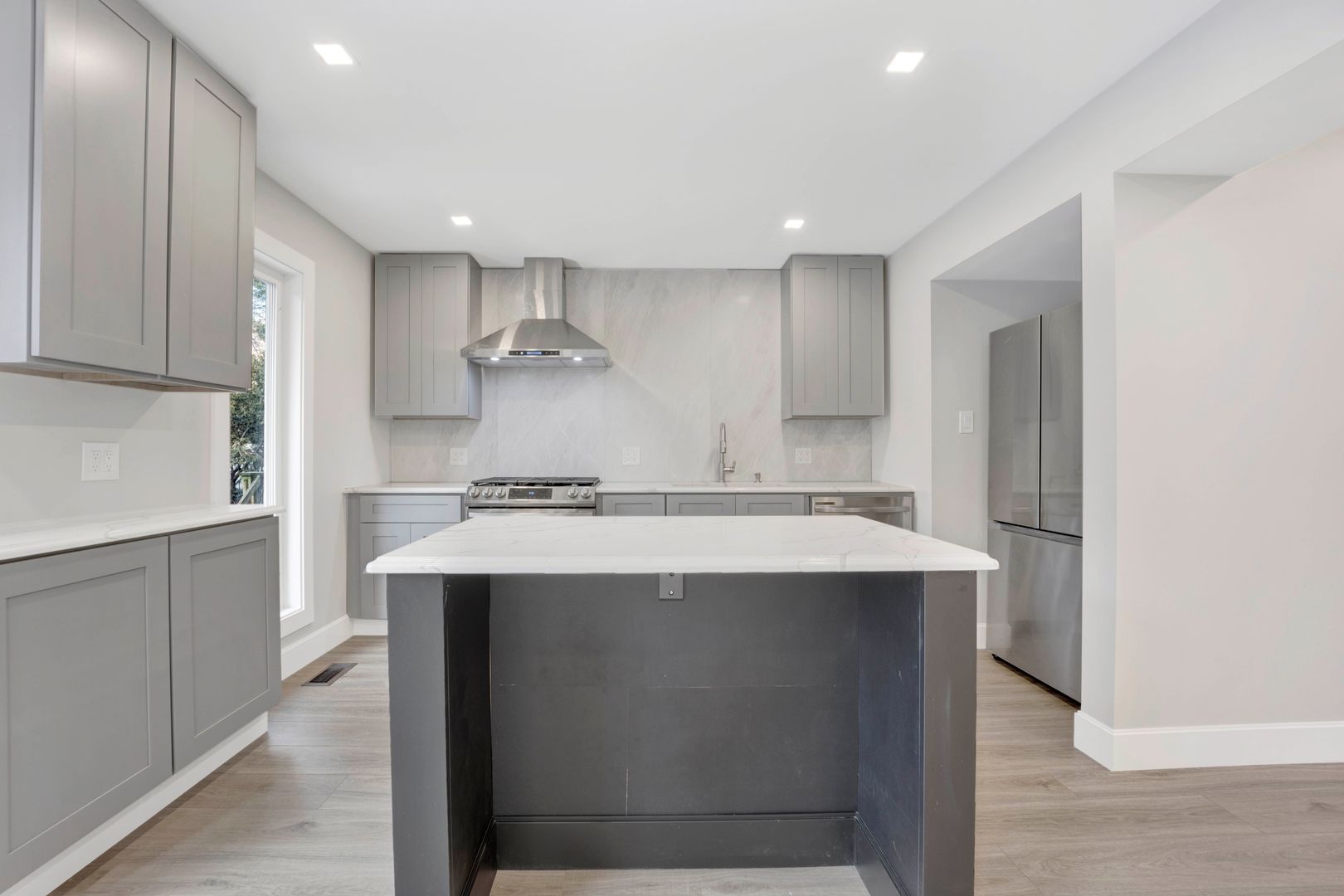 4649 N Kenmore Avenue Unit: A