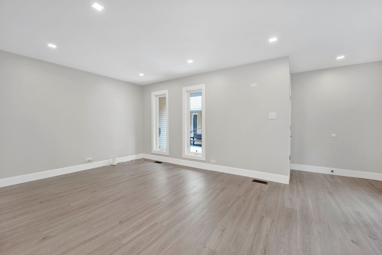 4649 N Kenmore Avenue Unit: A