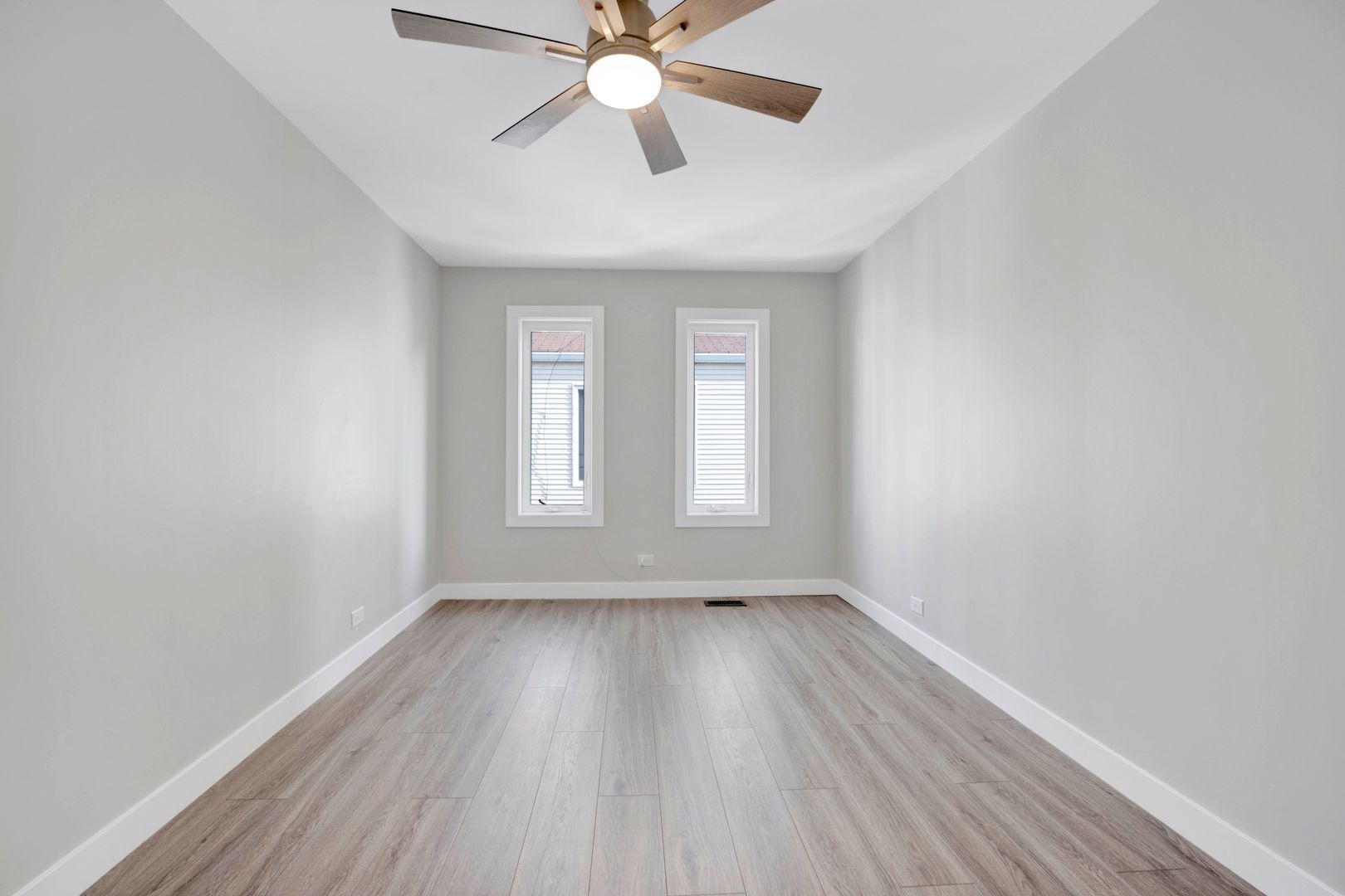 4649 N Kenmore Avenue Unit: A