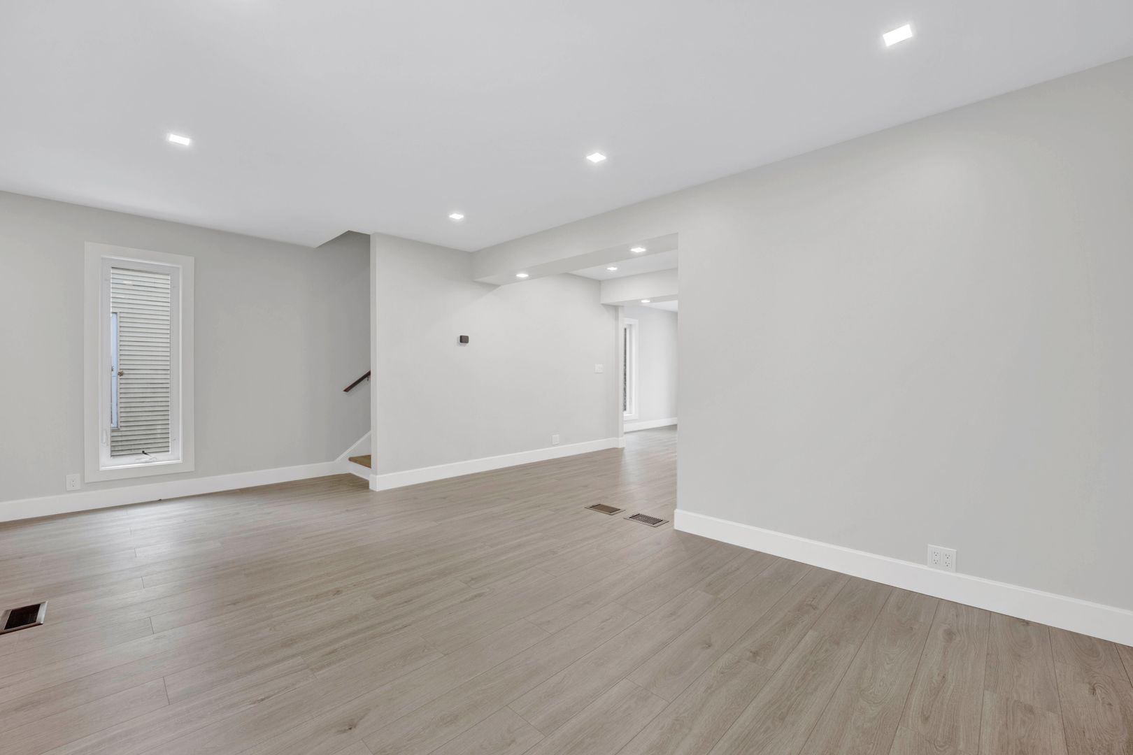 4649 N Kenmore Avenue Unit: A