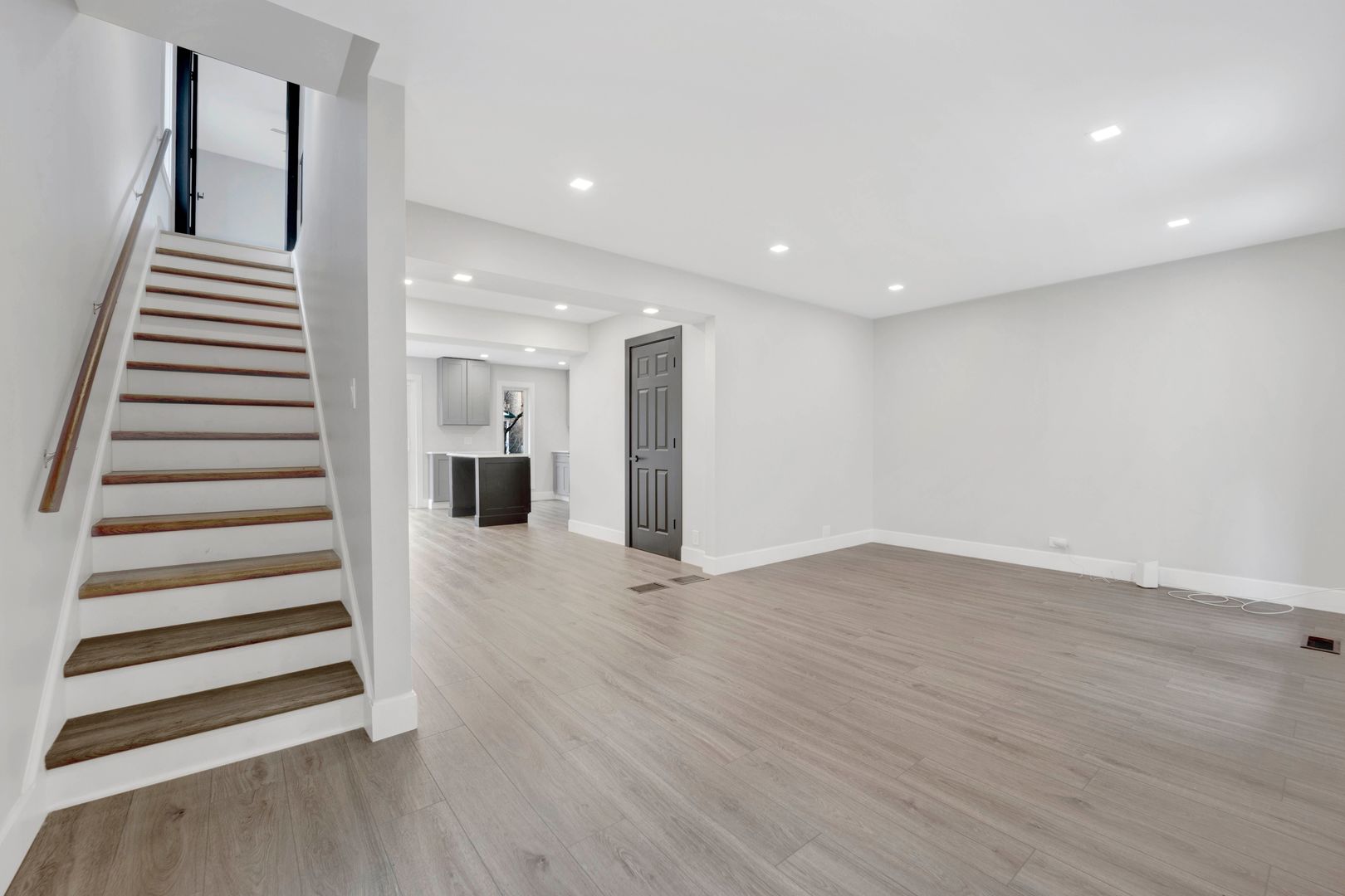 4649 N Kenmore Avenue Unit: A