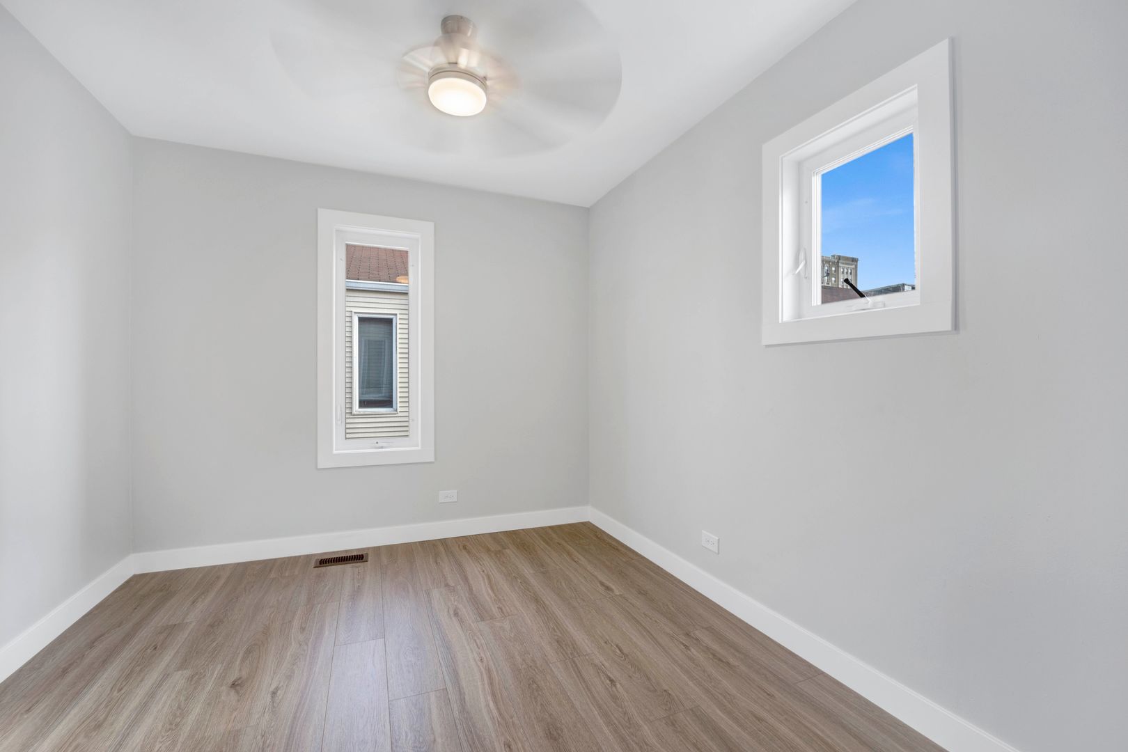 4649 N Kenmore Avenue Unit: A