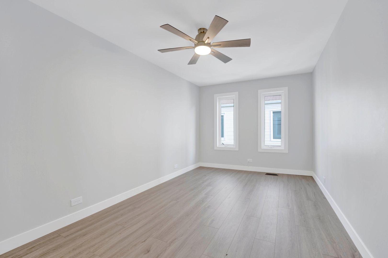 4649 N Kenmore Avenue Unit: A