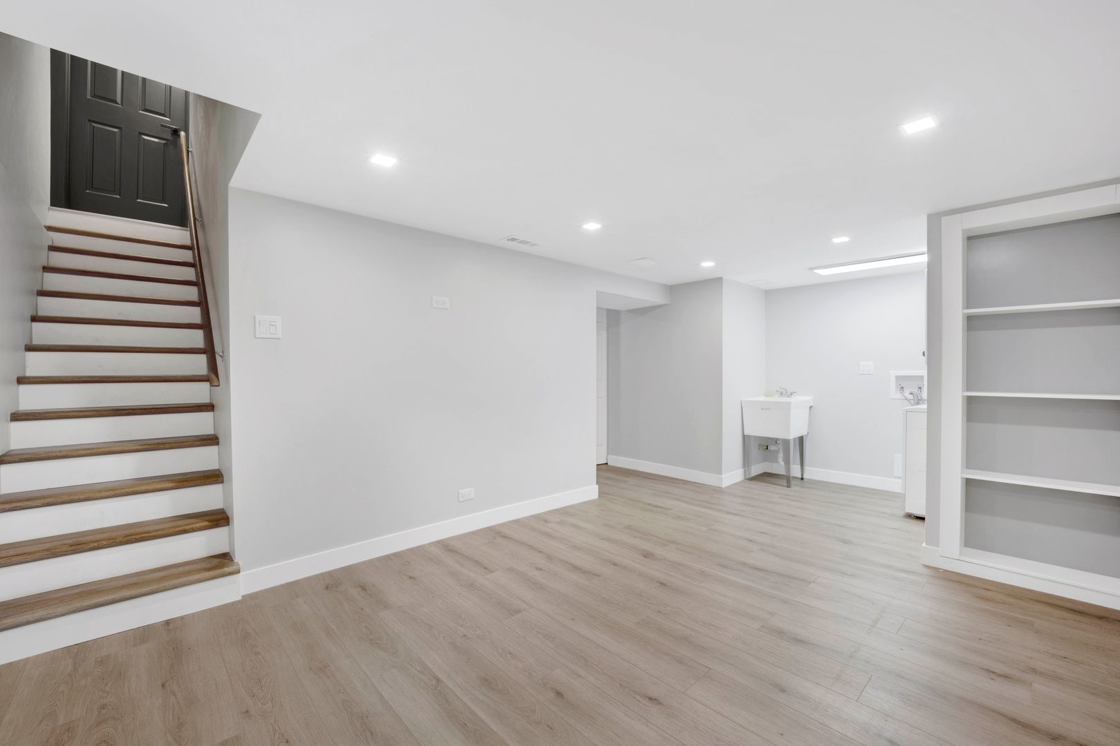 4649 N Kenmore Avenue Unit: A