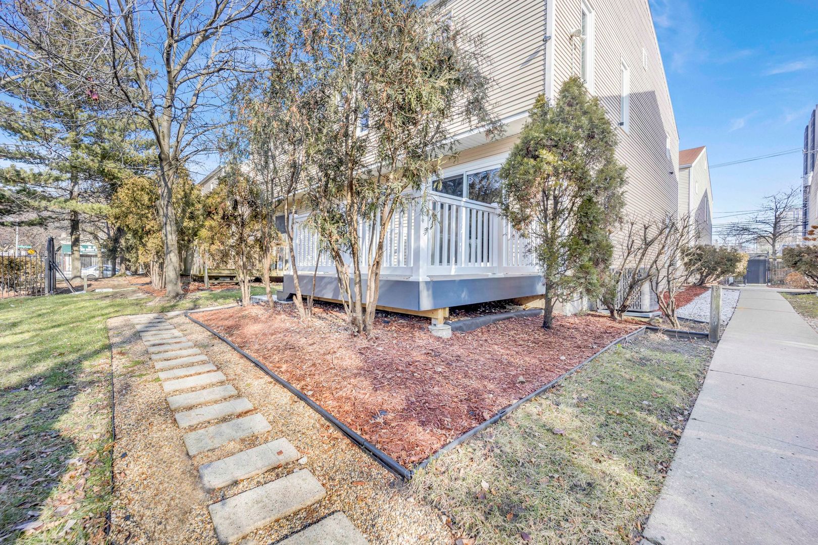 4649 N Kenmore Avenue Unit: A
