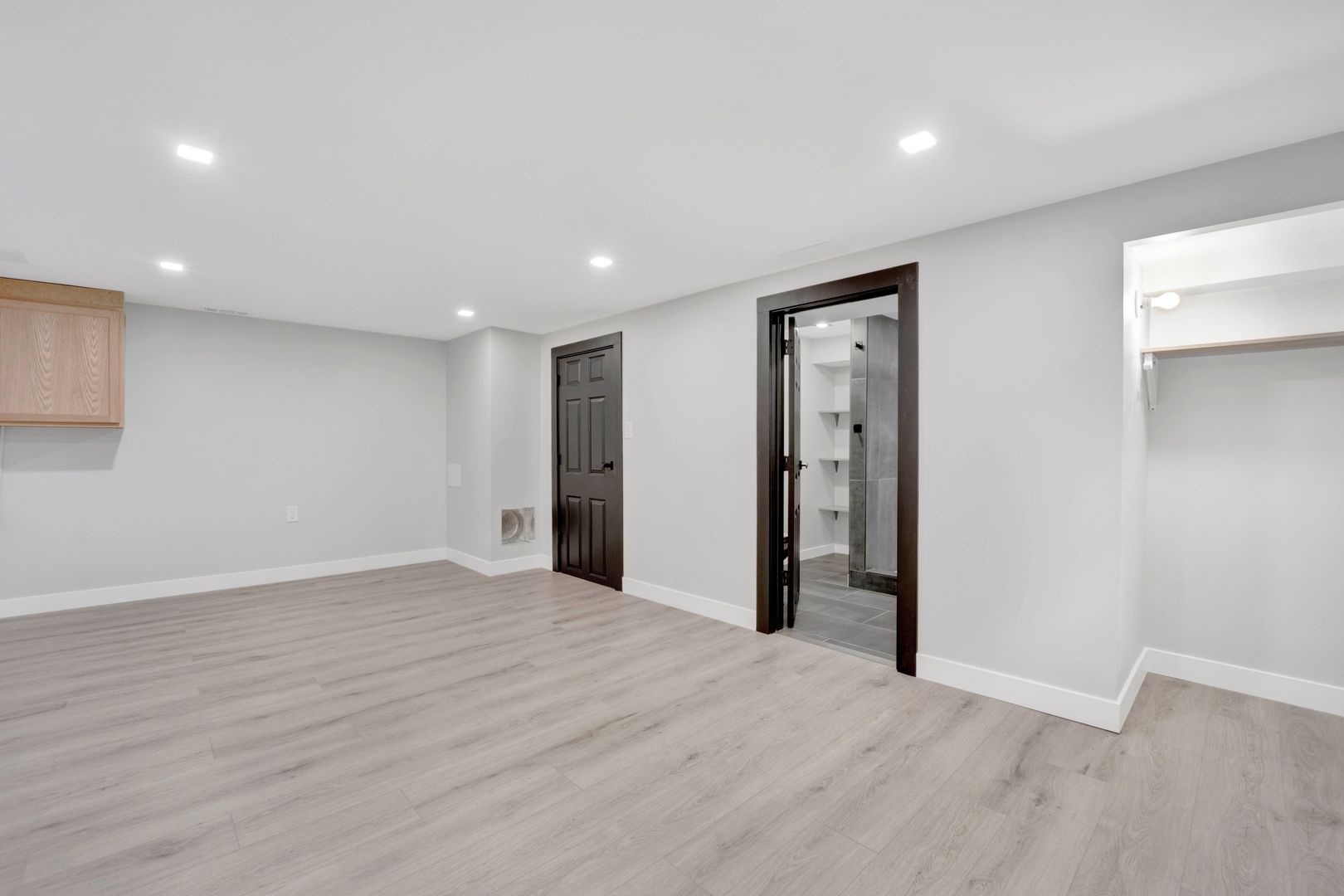 4649 N Kenmore Avenue Unit: A