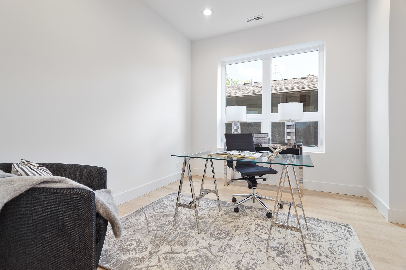 1334 W Rosedale Avenue Unit: 2