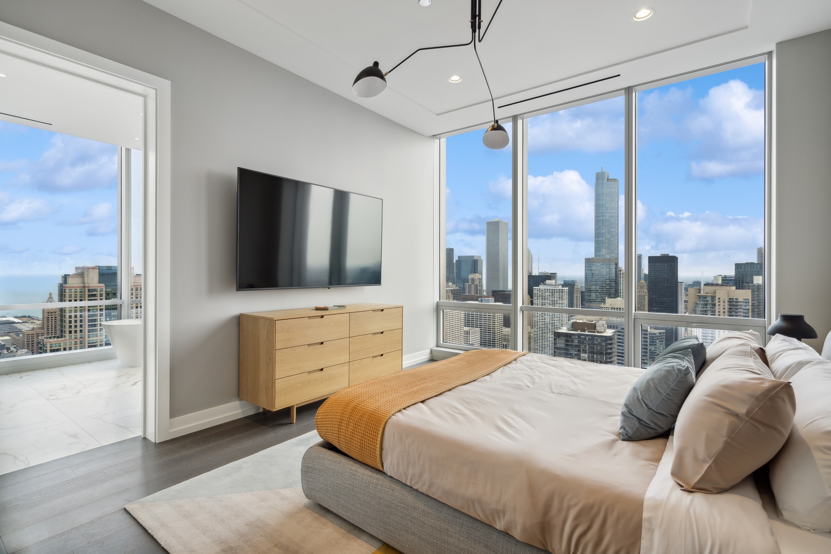 14 W Superior Street Unit: 5302