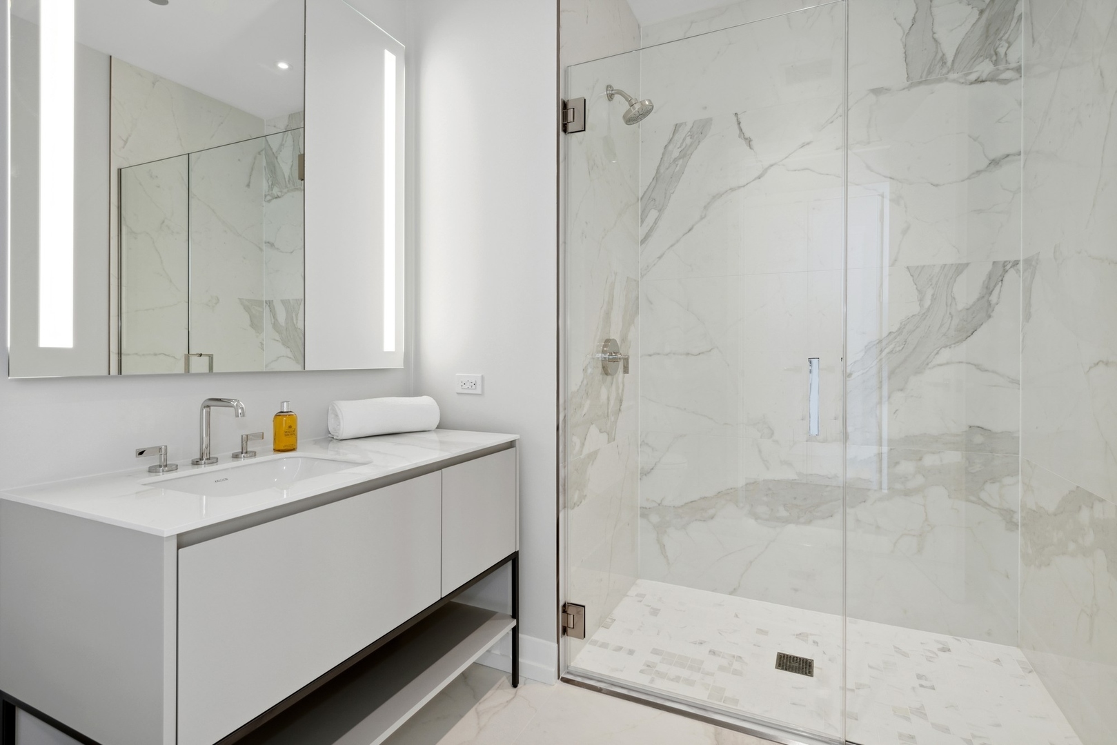 14 W Superior Street Unit: 5302