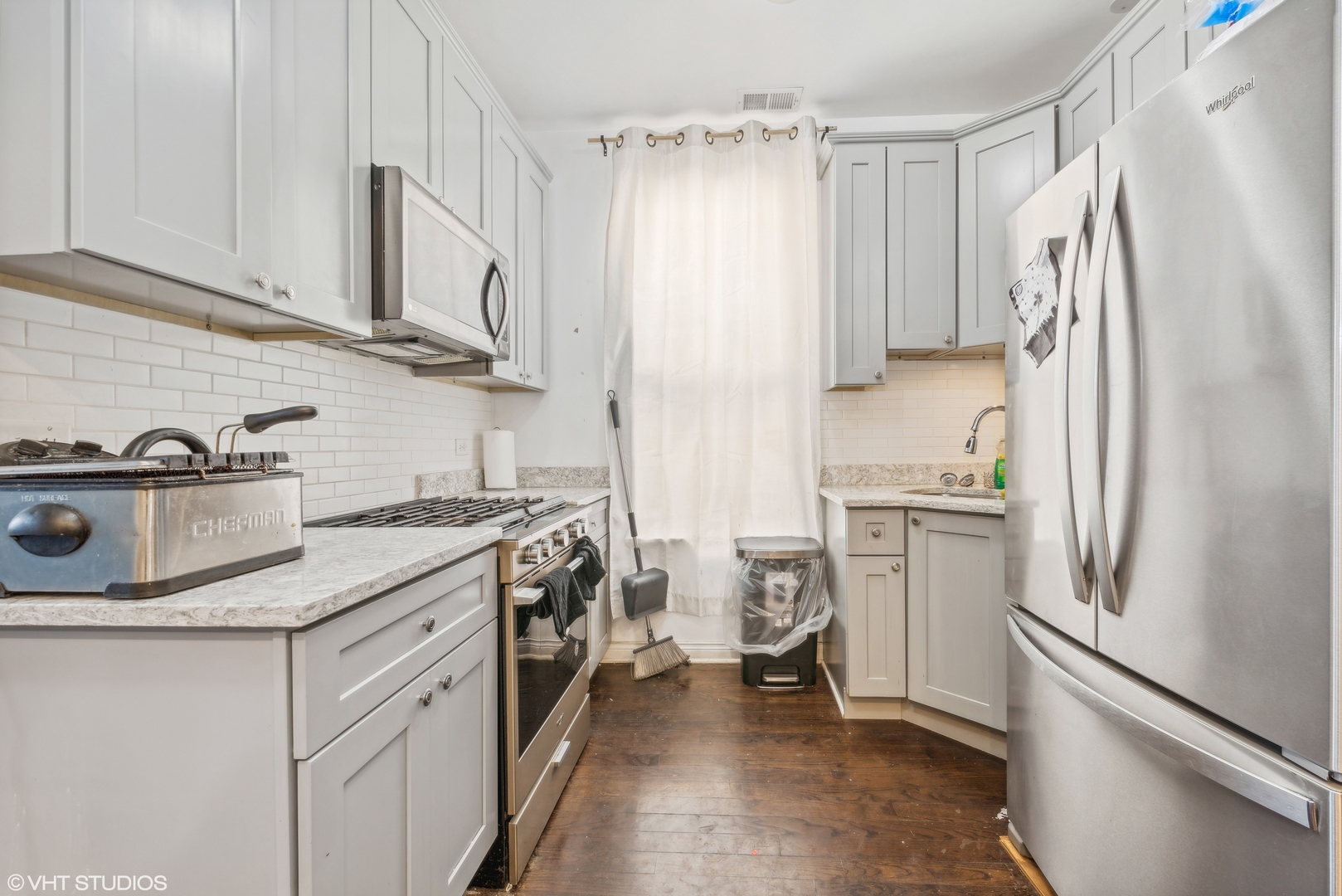 2337 S Sacramento Avenue