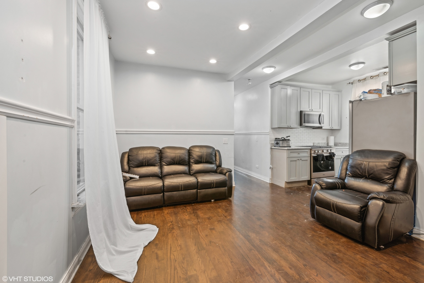 2337 S Sacramento Avenue