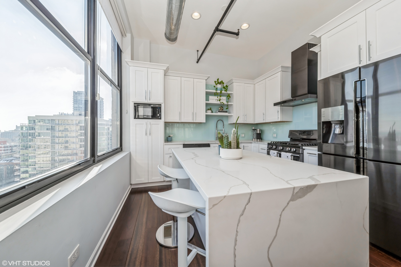 1516 S WABASH Avenue Unit: 1102