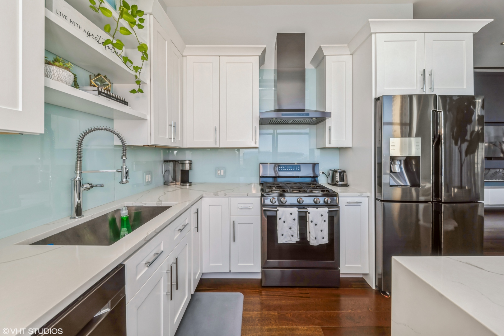 1516 S WABASH Avenue Unit: 1102