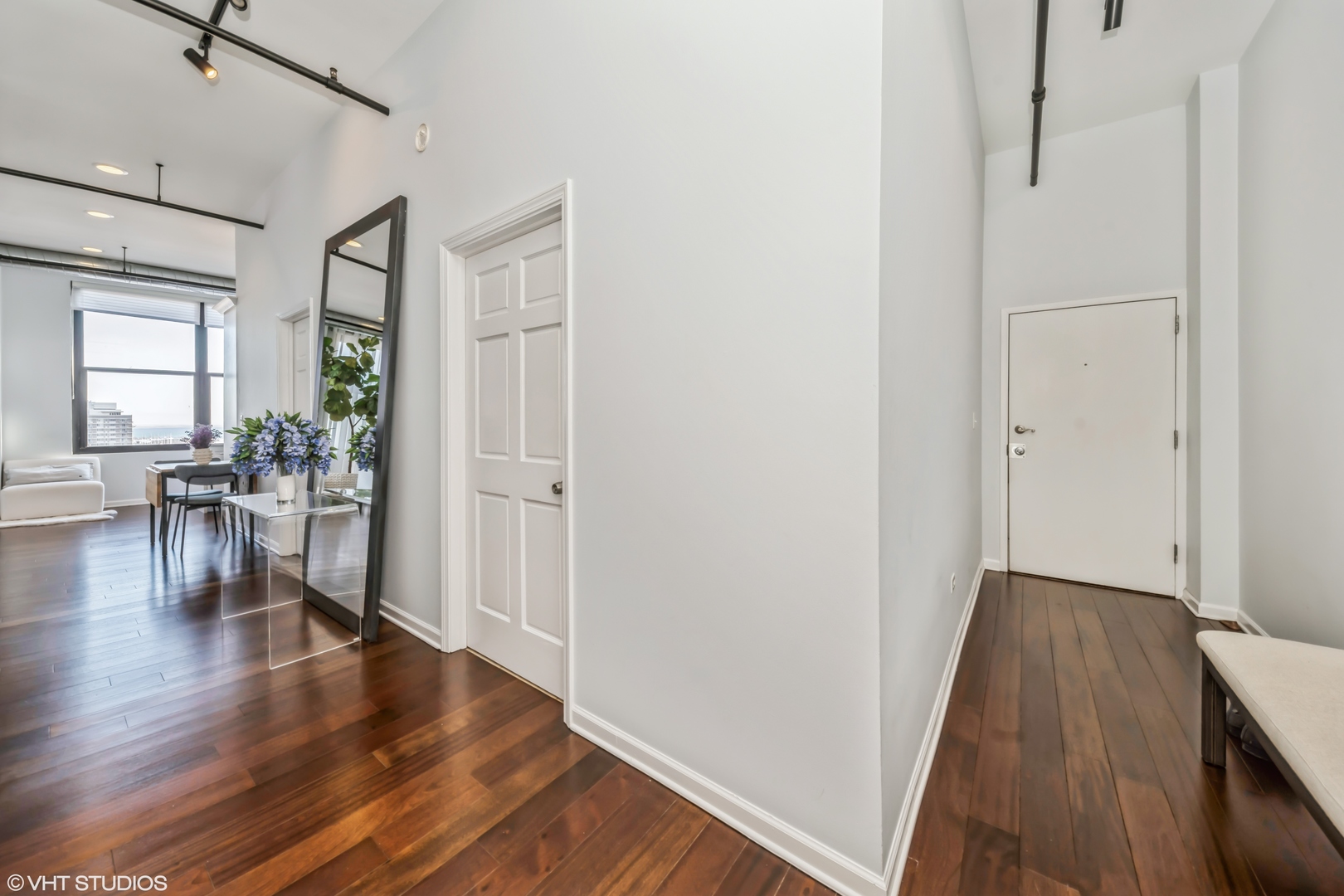 1516 S WABASH Avenue Unit: 1102