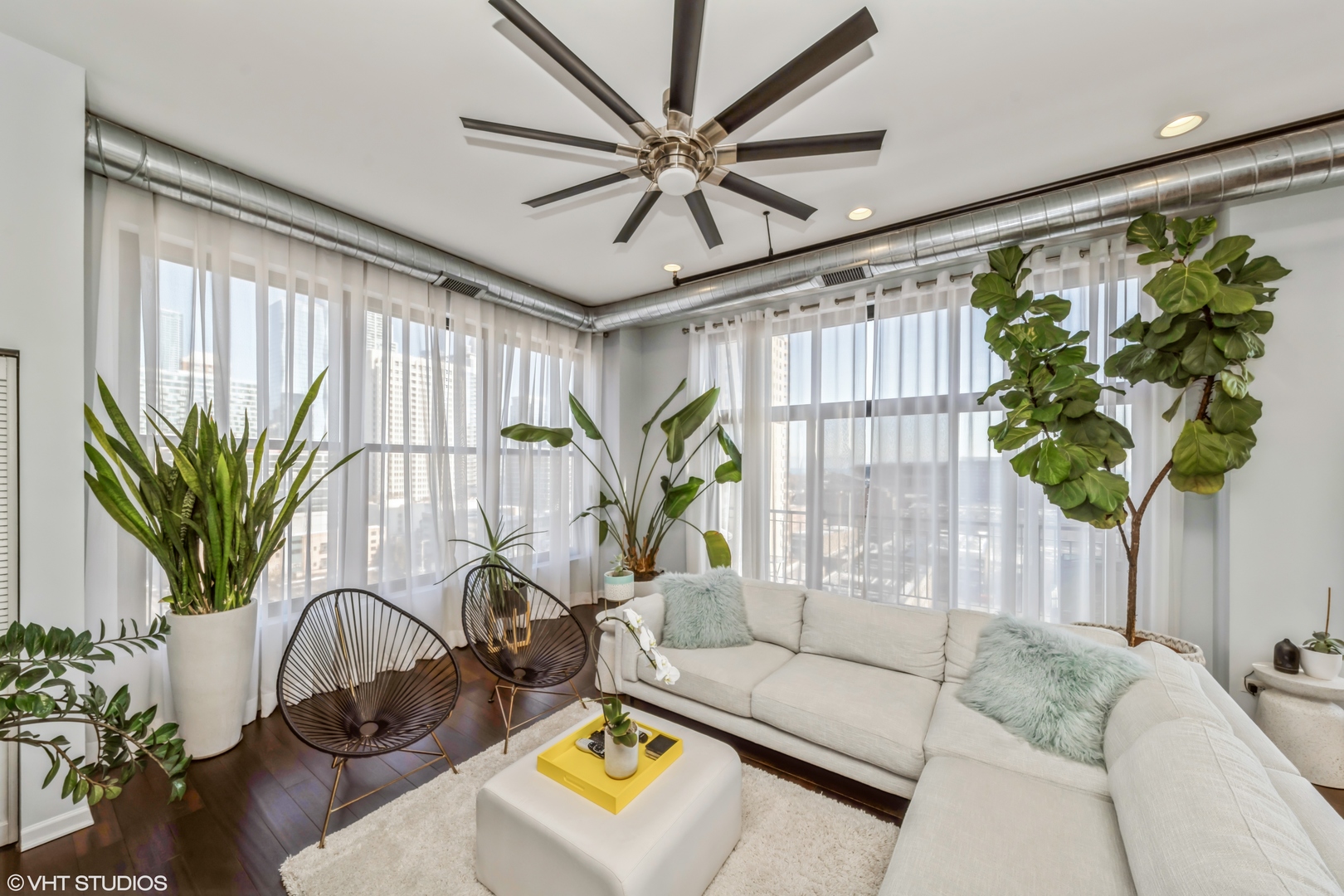 1516 S WABASH Avenue Unit: 1102