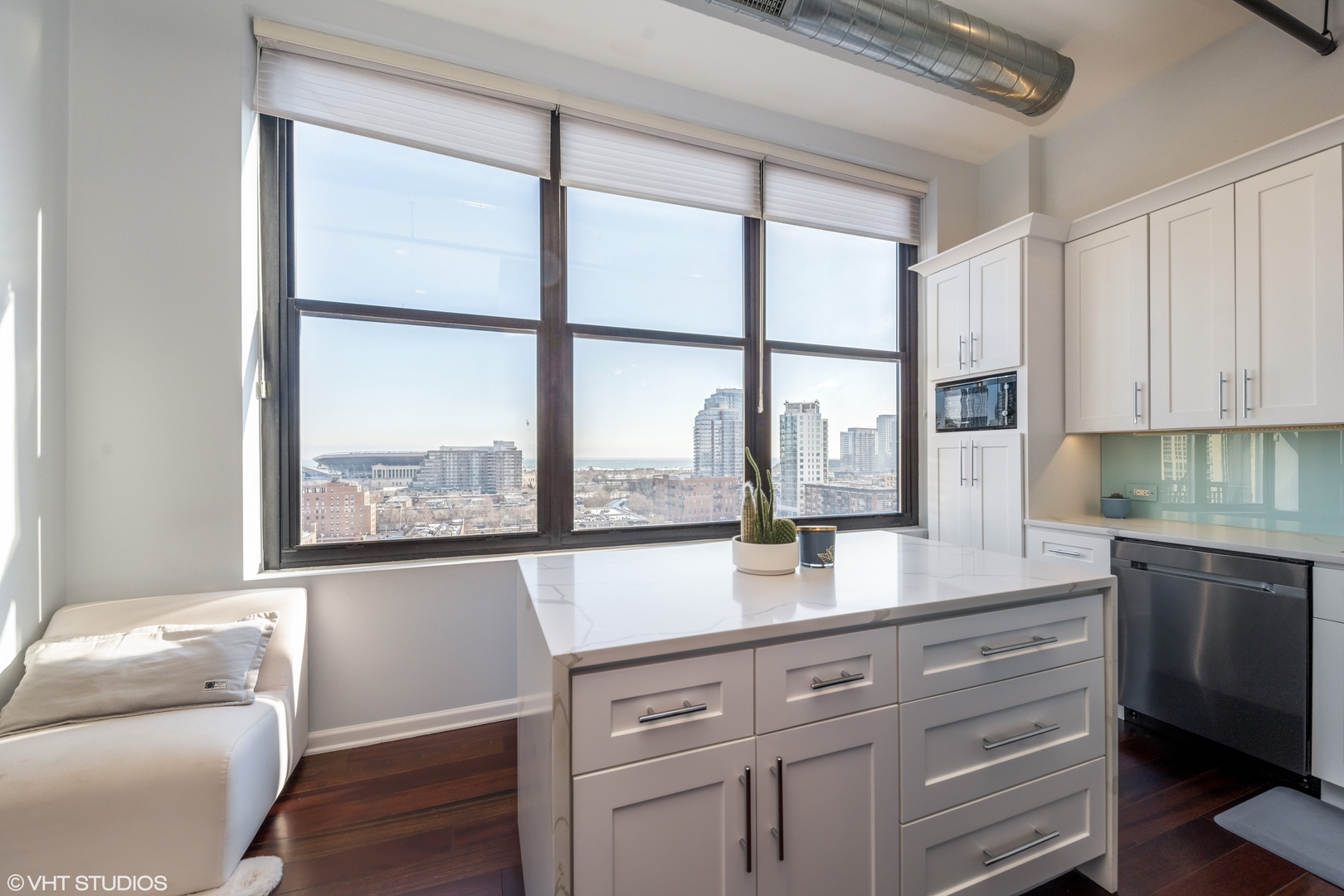 1516 S WABASH Avenue Unit: 1102