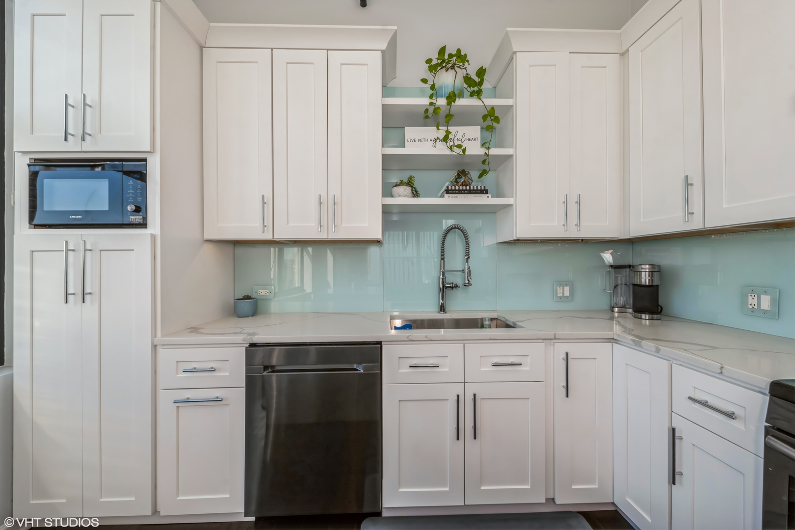 1516 S WABASH Avenue Unit: 1102