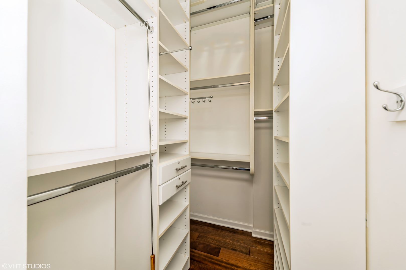 1516 S WABASH Avenue Unit: 1102