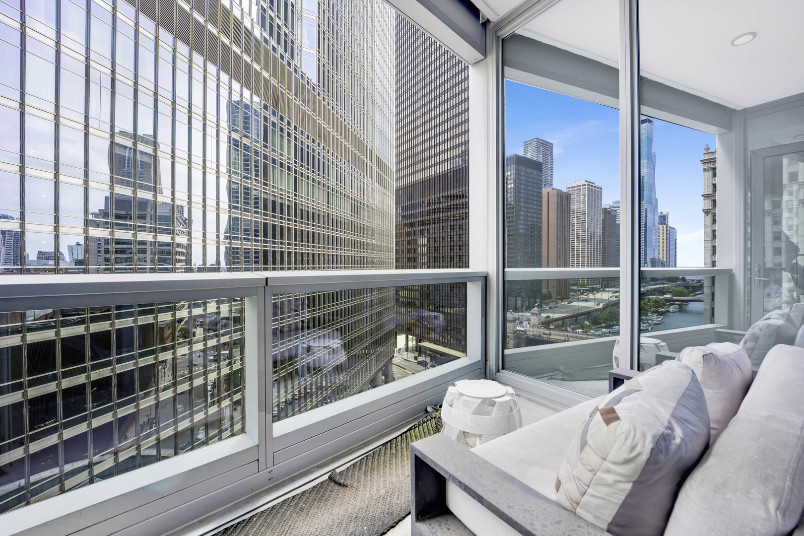 403 N Wabash Avenue Unit: 11A