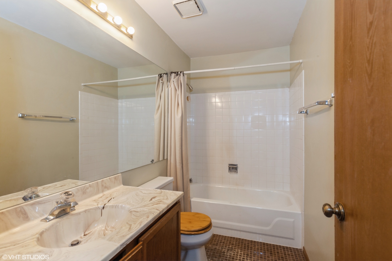 7813 Darien Lake Drive