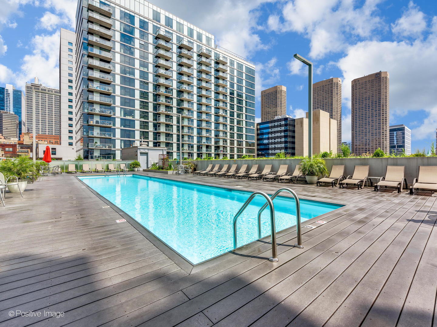659 W RANDOLPH Street Unit: 413