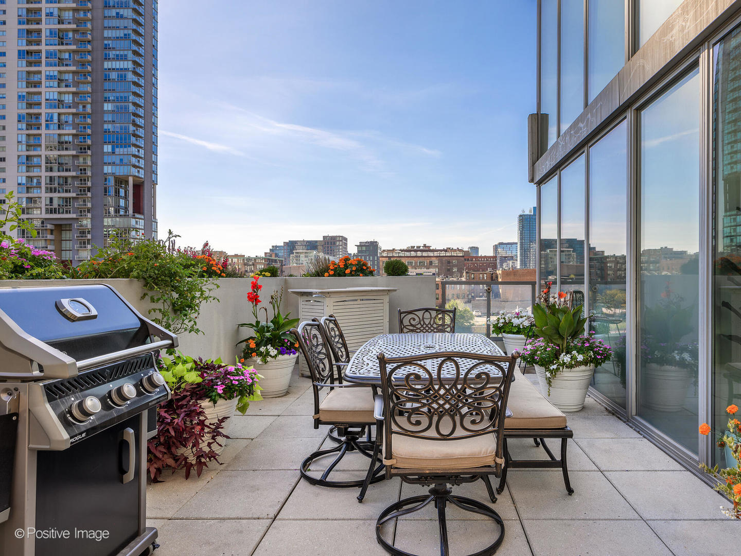 659 W RANDOLPH Street Unit: 413