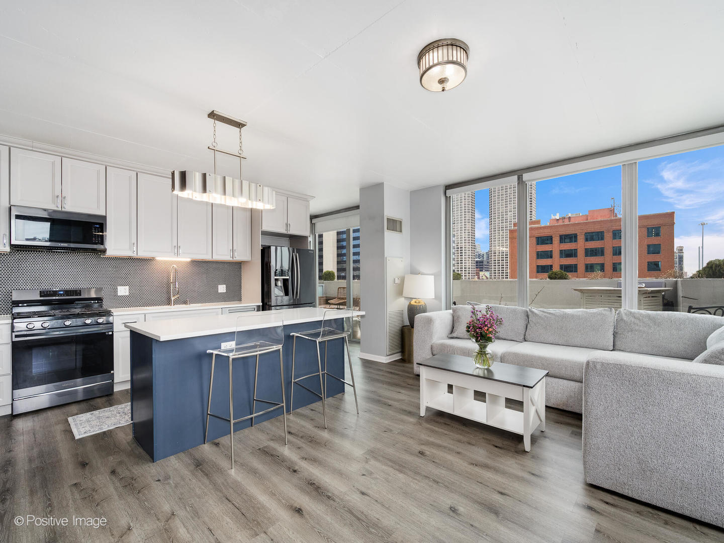 659 W RANDOLPH Street Unit: 413
