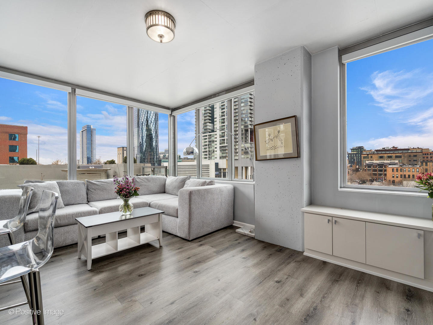 659 W RANDOLPH Street Unit: 413
