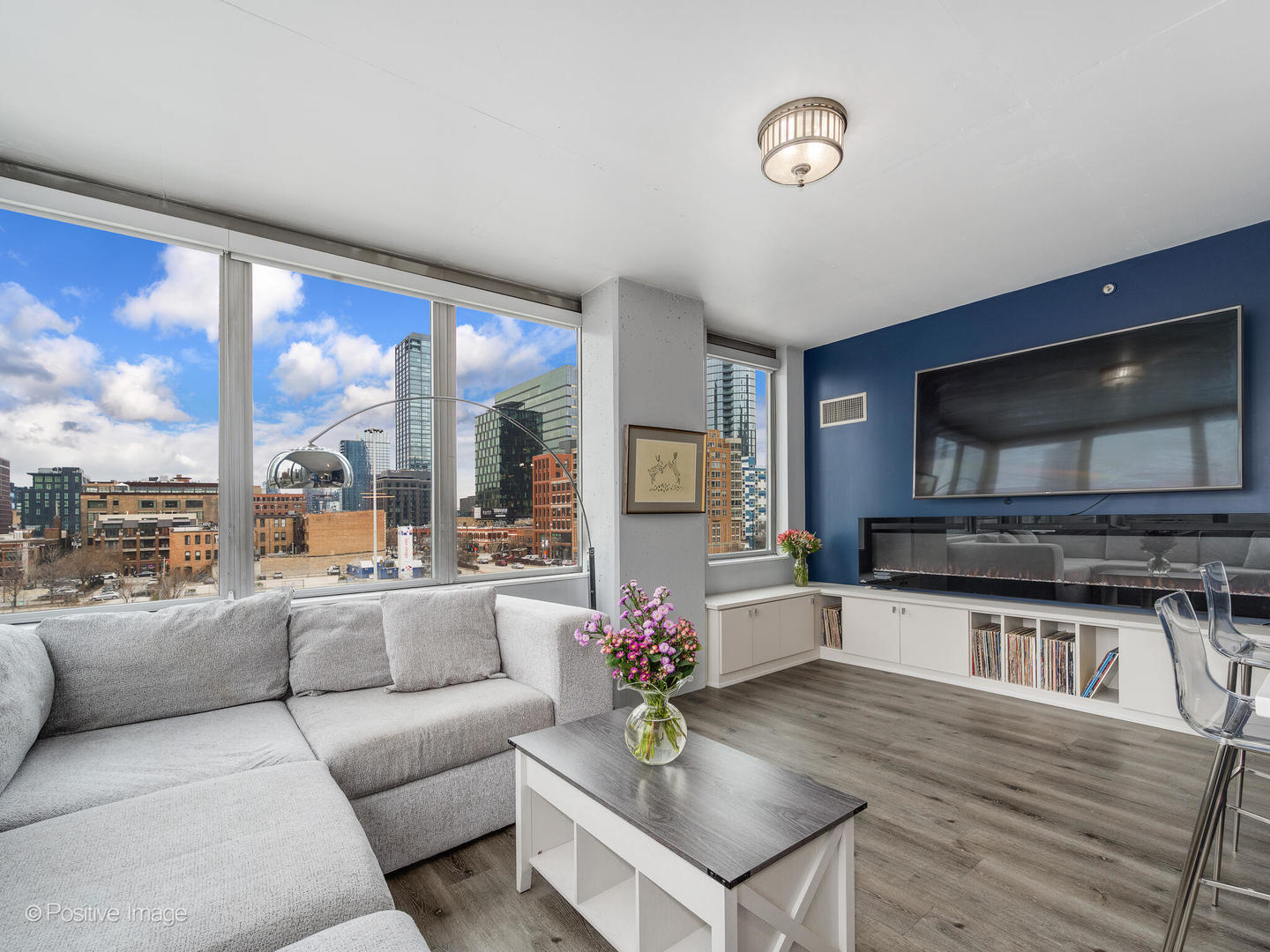 659 W RANDOLPH Street Unit: 413