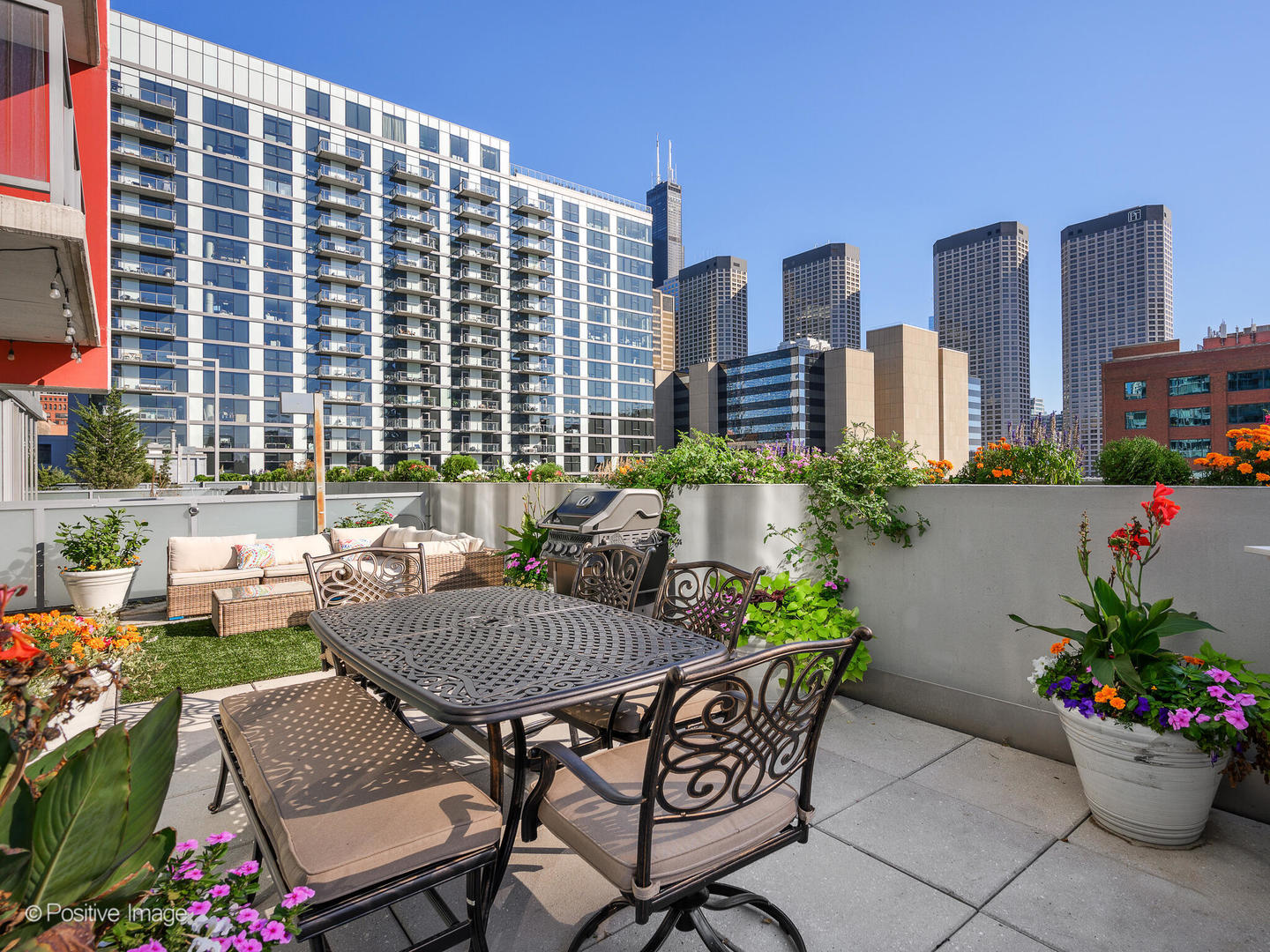659 W RANDOLPH Street Unit: 413
