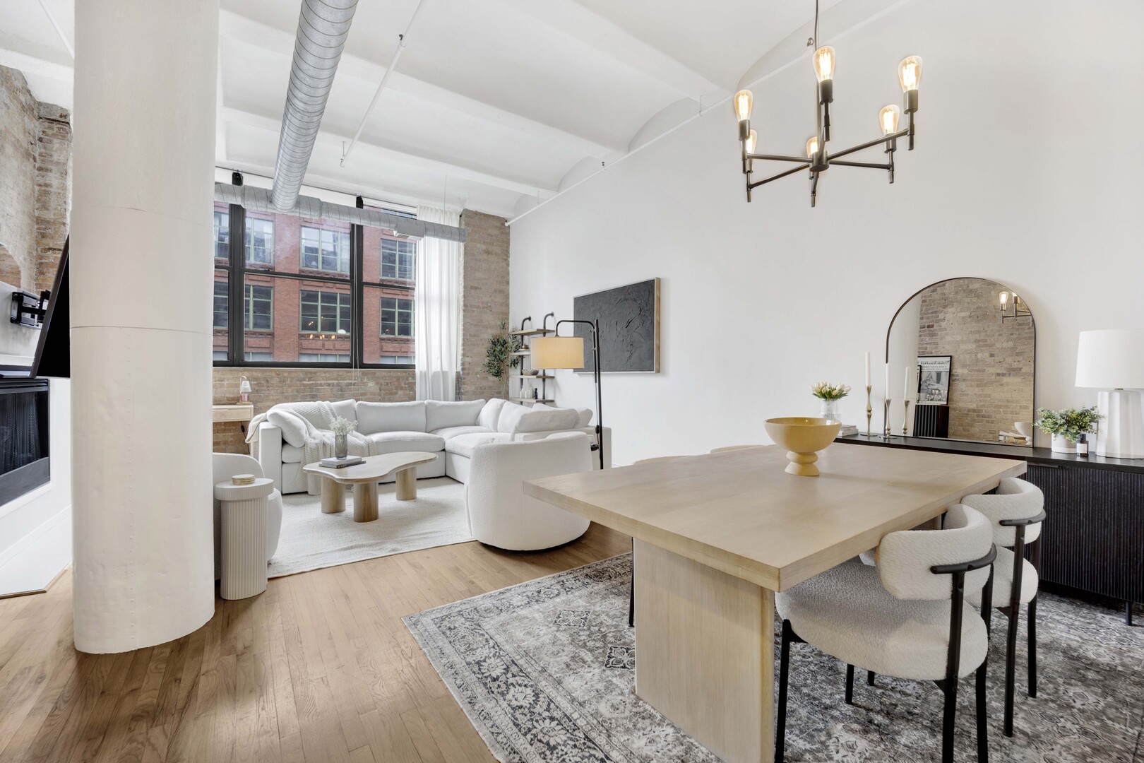 1000 W Washington Boulevard Unit: 305