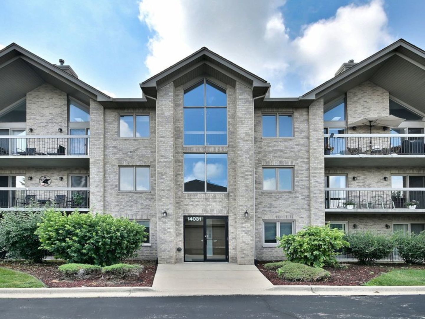 14031 NORWICH Lane Unit: 101