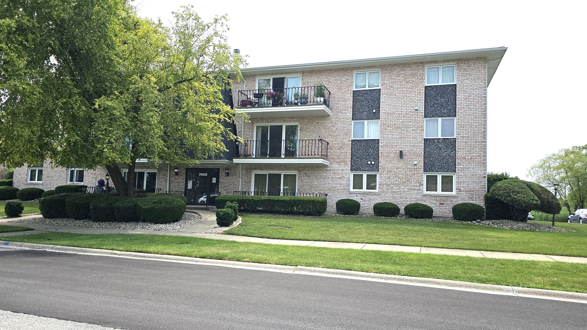 7405 Tiffany Drive Unit: 2SW