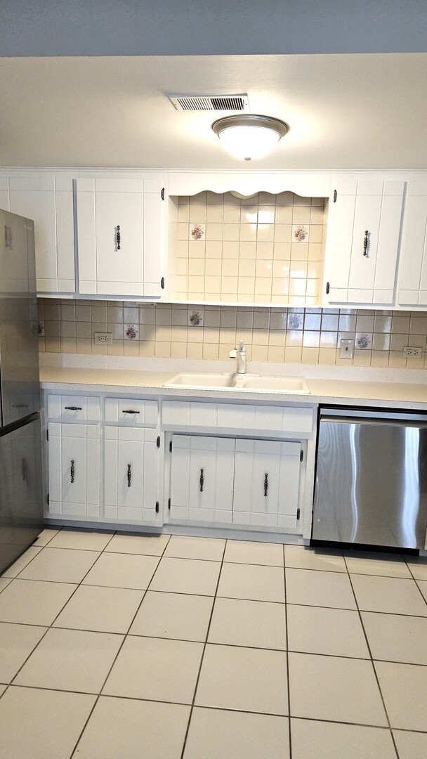 7405 Tiffany Drive Unit: 2SW