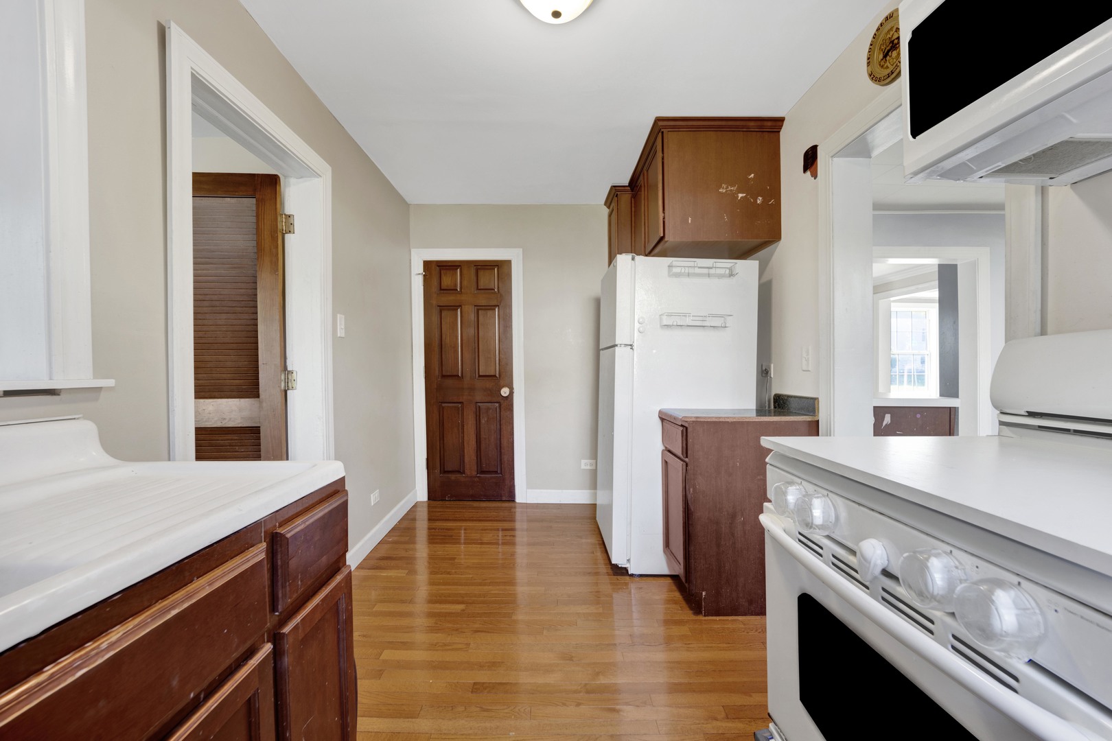 432 E 8TH Street