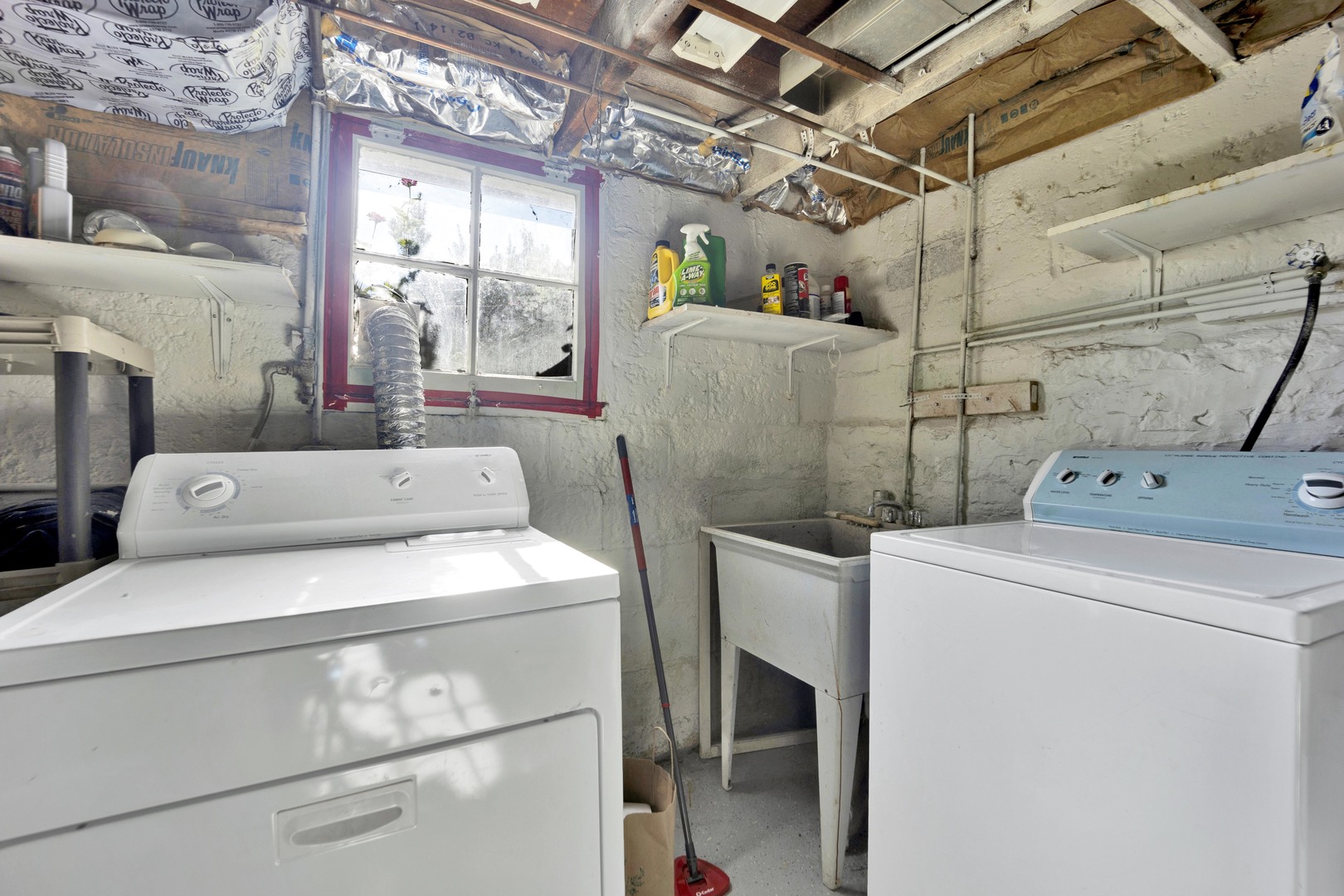 432 E 8TH Street