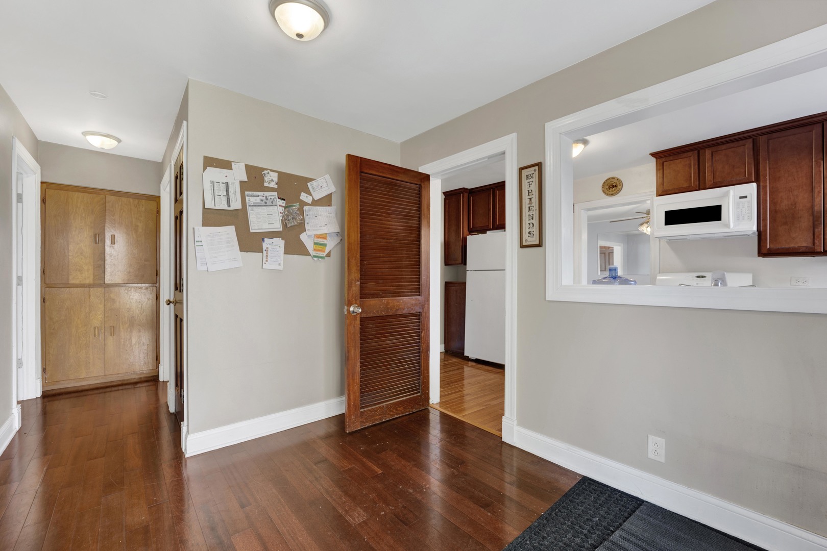 432 E 8TH Street