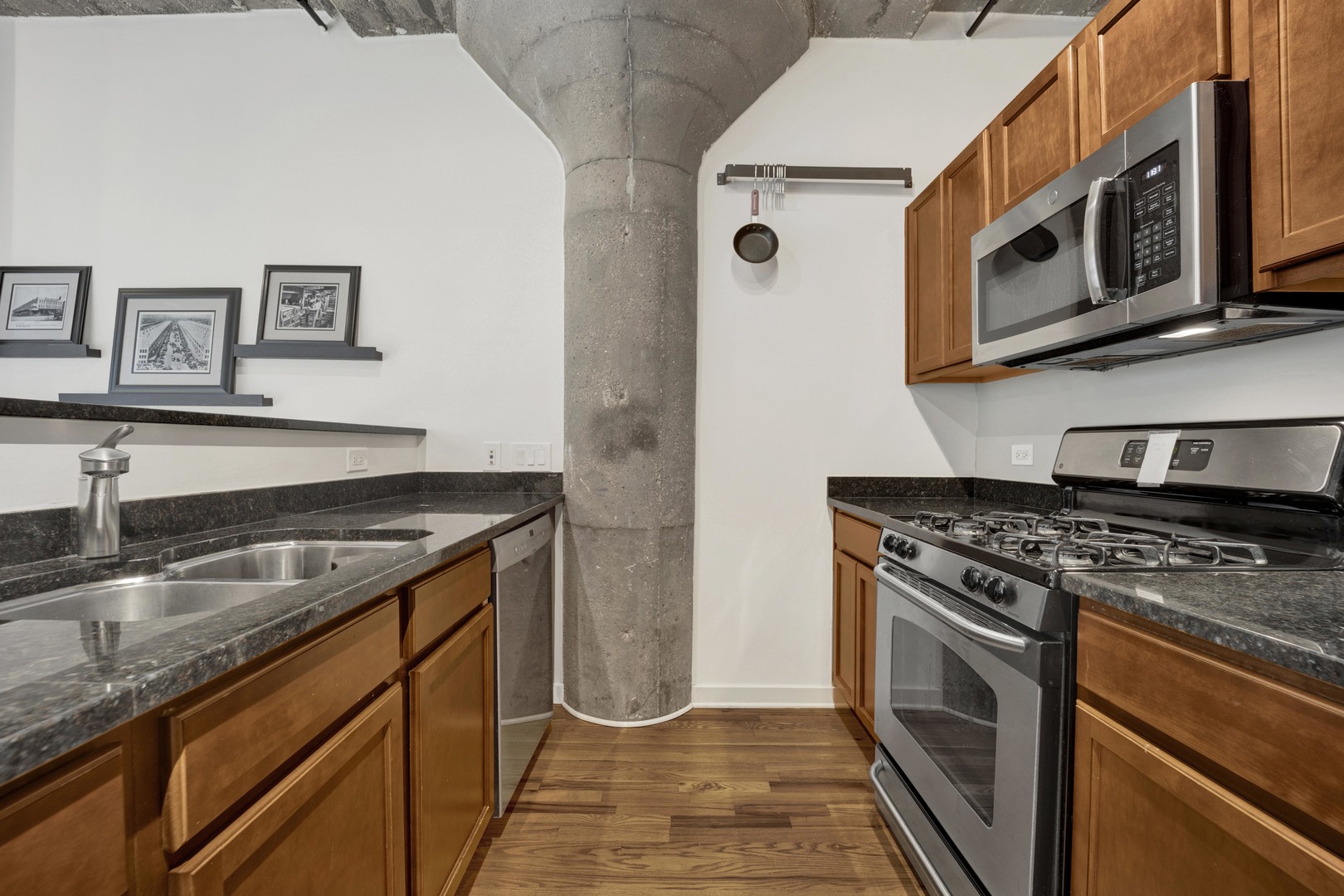 1151 W 14th Place Unit: 205