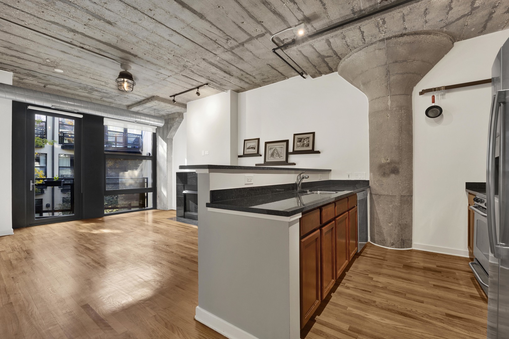 1151 W 14th Place Unit: 205