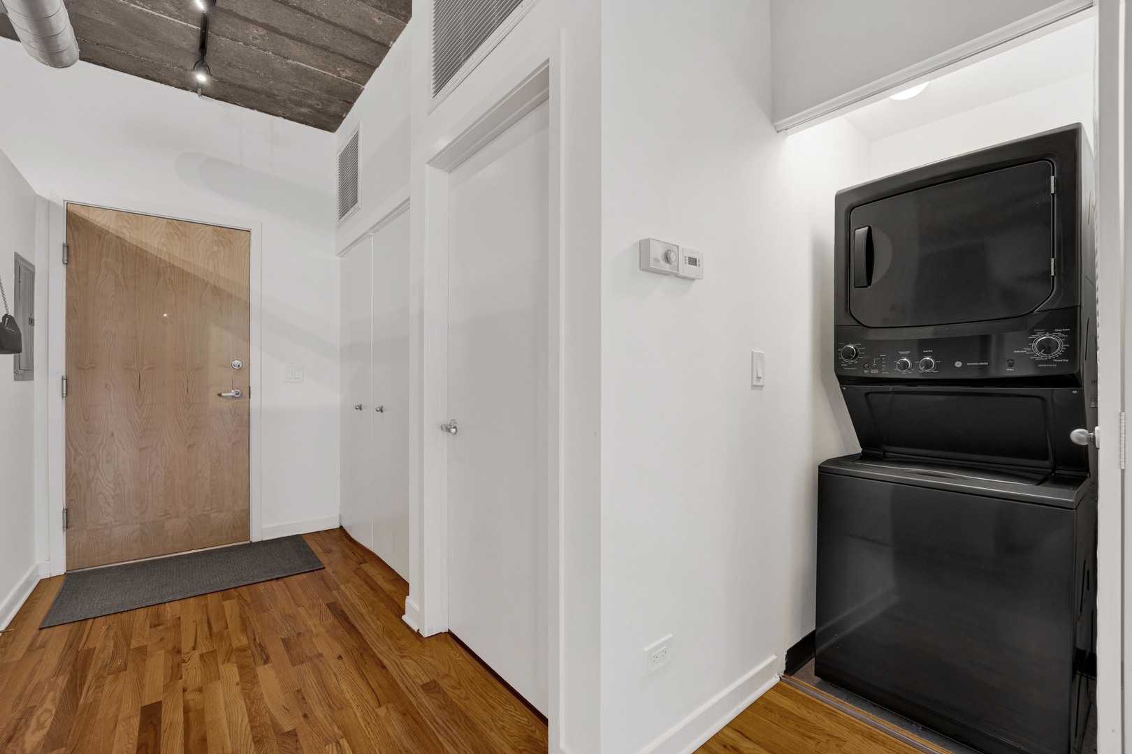 1151 W 14th Place Unit: 205